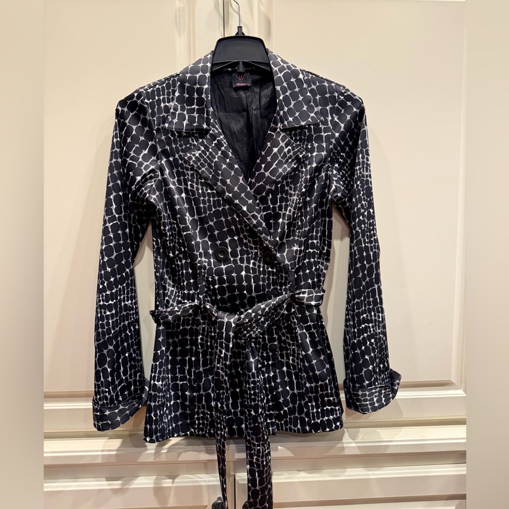 Wrapper Chic Black And White Patterned Poly Blend… - image 2